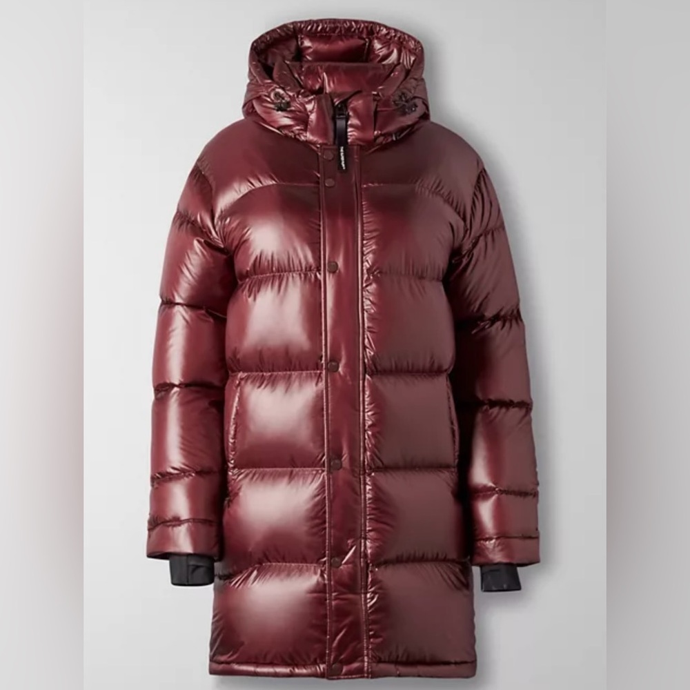 Aritzia Super Puff Mid in Hi-Gloss